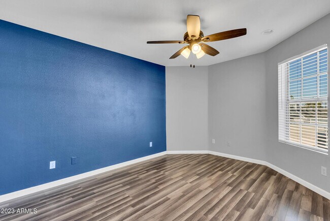 Building Photo - 1505 N Center St