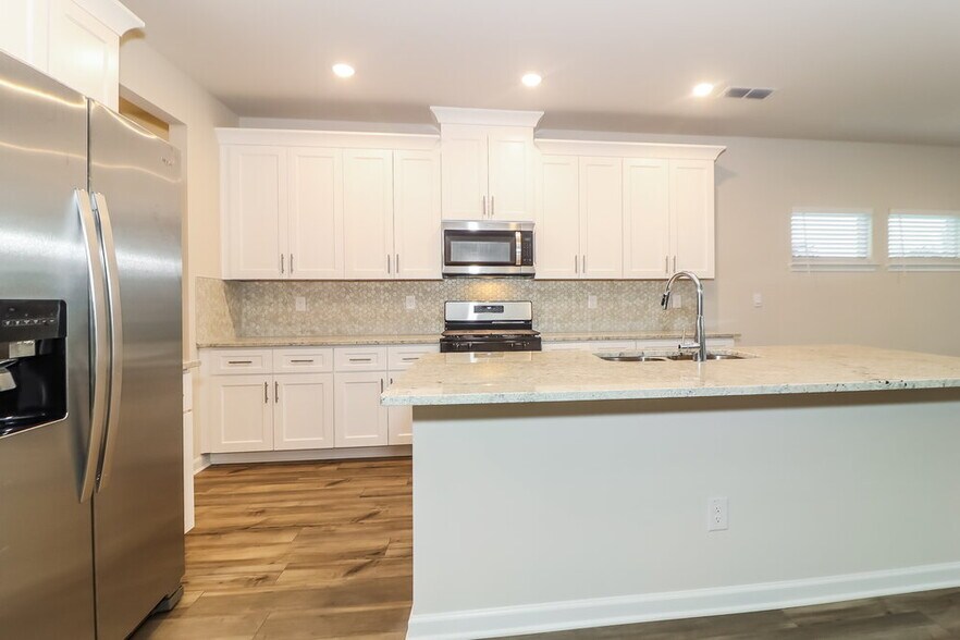 Building Photo - 882 Milo Bay St