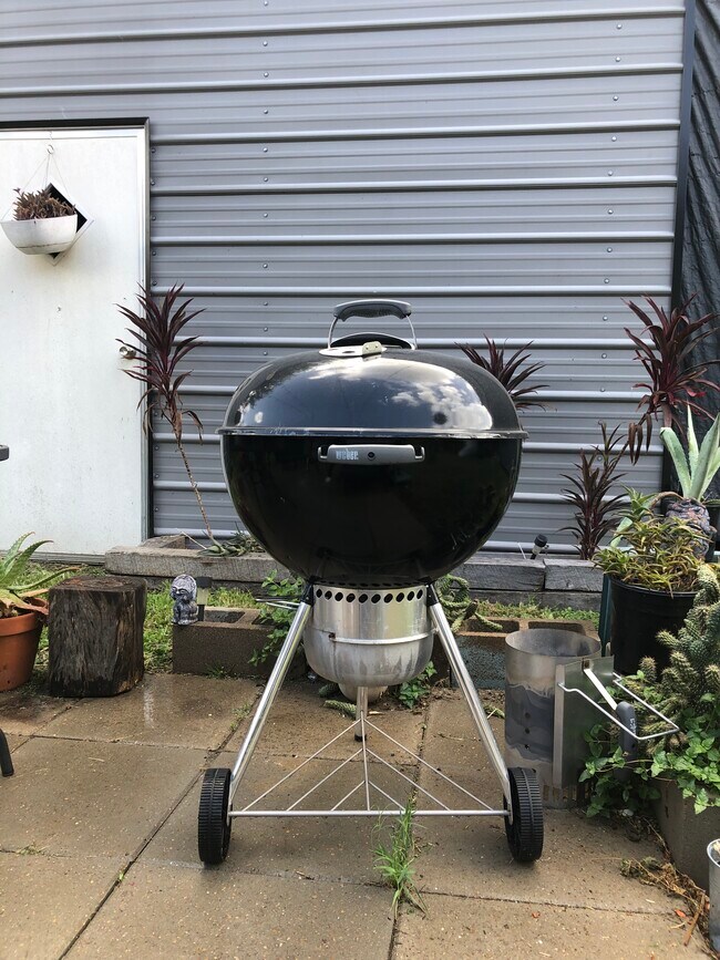 Building Photo - 5006 Hardy St