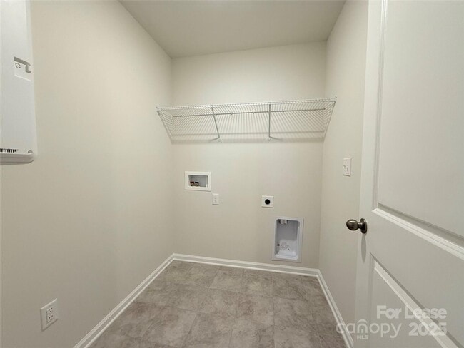 Building Photo - 6337 Fairfax Ct