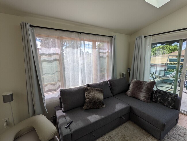 Building Photo - 820 46th St