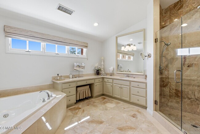 Building Photo - 2485 Waldemar St