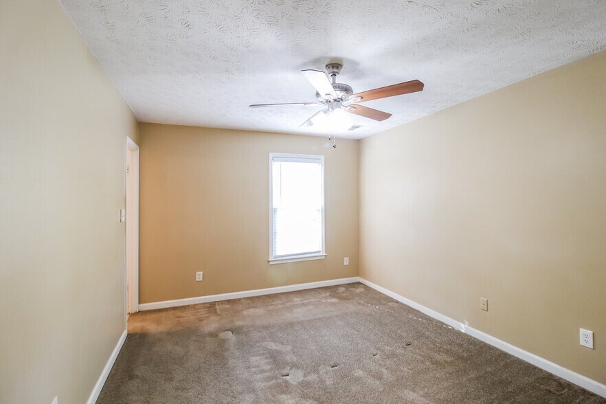 Building Photo - 35 Oakview Dr