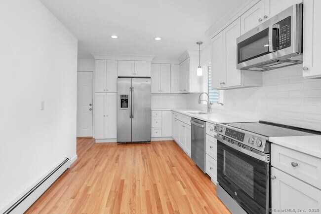 Building Photo - 214 Mixville Rd