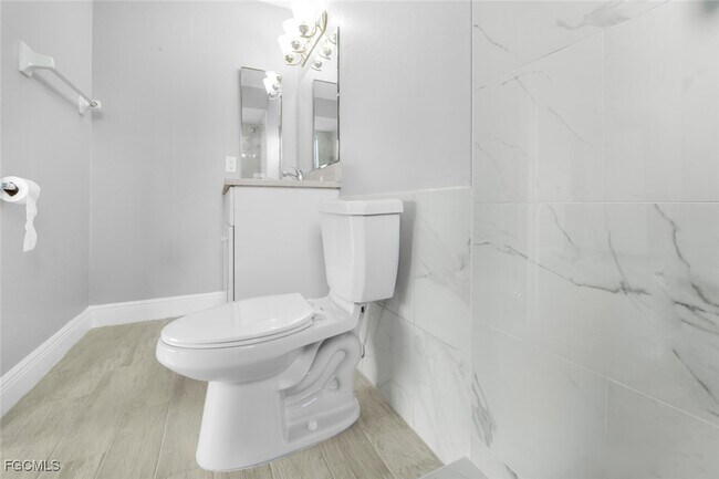 Building Photo - 2935 SE 15th Pl