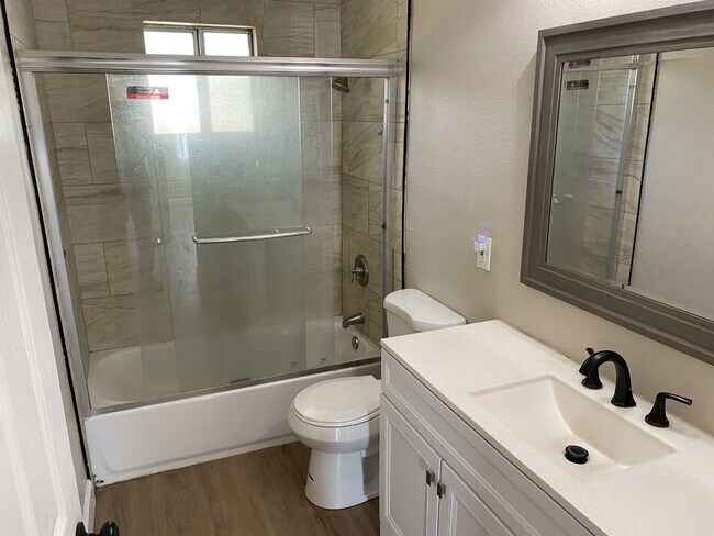 Building Photo - Recently Remodeled Two Bedroom One Bath home in Chowchilla, CA