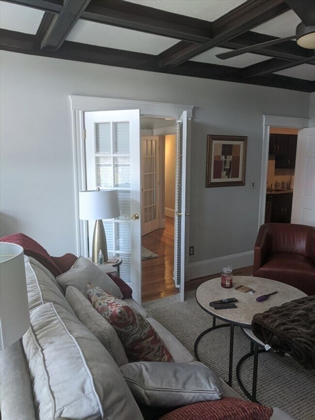 Building Photo - GREAT 2Br/1Bth in the heart of Brookline! Heat/Hot Water included in rent!