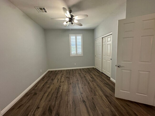 Building Photo - Beautiful Home in the Paseos of Summerlin!