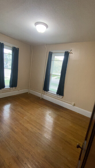 bedroom 2 - 305 E Elm St