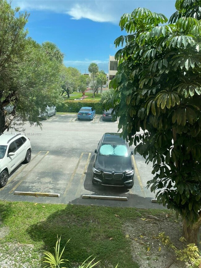 Building Photo - 9440 W Flagler St