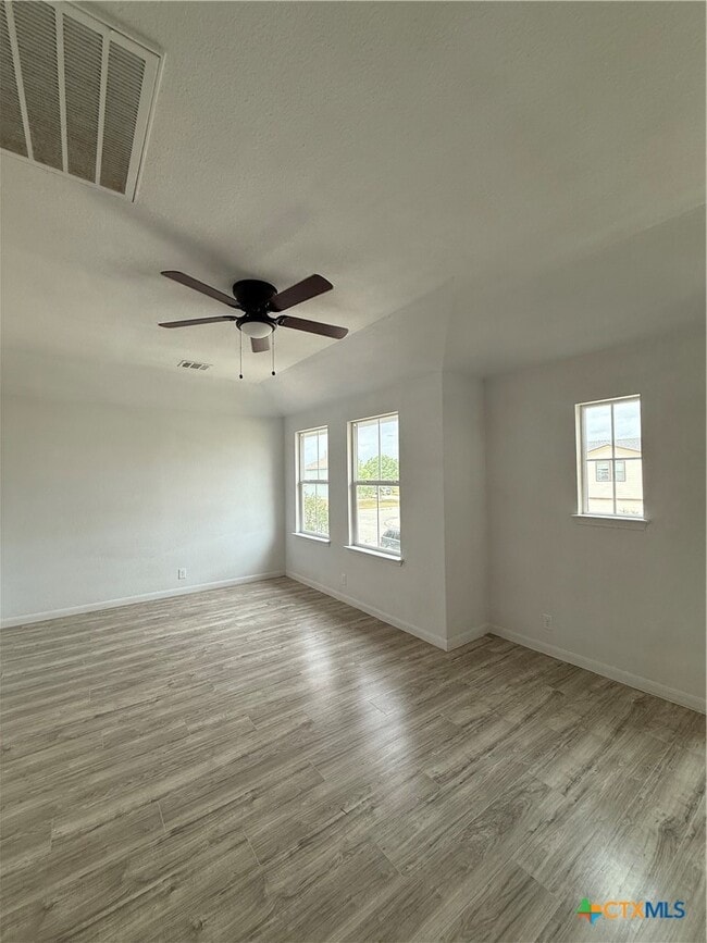 Building Photo - 426 Wind Gust