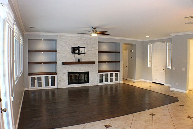 Building Photo - Single-Story Beauty with RV Parking in Nor...