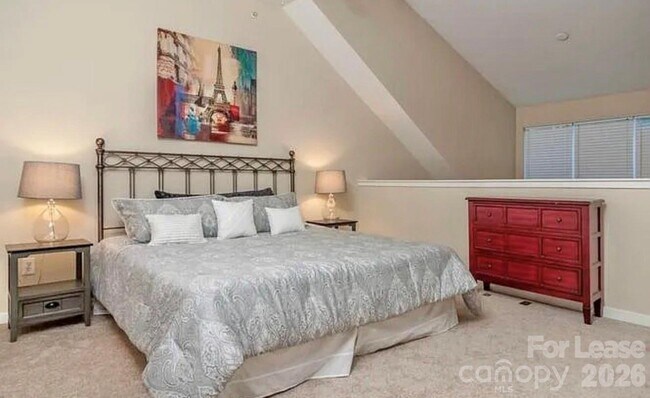 Building Photo - 2125 Southend Dr