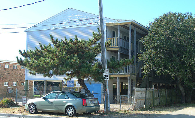 Building Photo - Sandy Beach Apartments