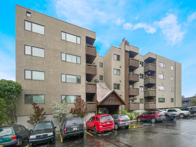Building Photo - 380 E 11th Ave