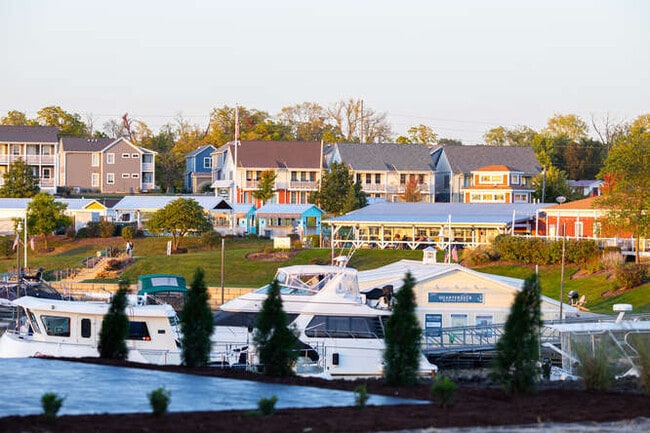 Building Photo - 208 Leeward Way