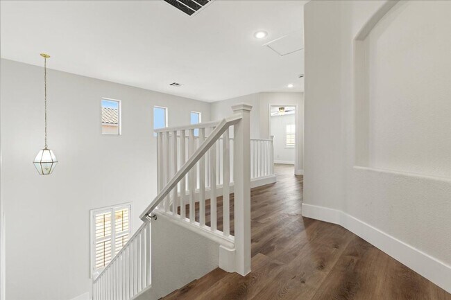 Building Photo - Fabulous Highly Upgraded Home!