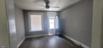 Building Photo - 603 Maple St