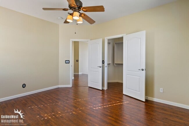 Building Photo - Beautiful 4Bdm 2.5Ba Tuscan-Inspired Home Located in the Norterra Area of Phoenix!