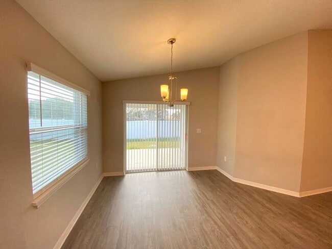 Building Photo - 188 Foxtail Loop