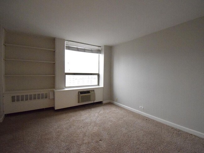 Building Photo - 1360 N Sandburg Terrace
