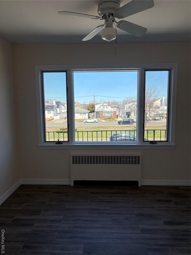 Building Photo - 514 E Park Ave