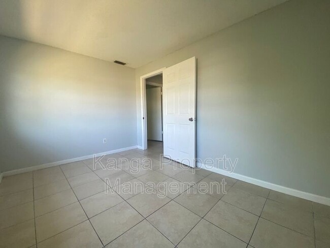 Building Photo - 3206 Louisiana Ave