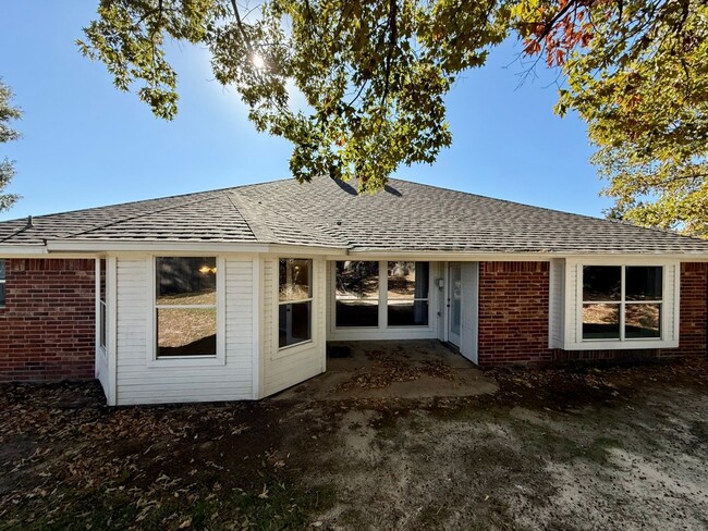 Building Photo - Stunning 4 Bedroom in Tyler! Available in ...