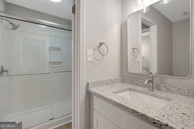 Building Photo - 105 Belle Dr