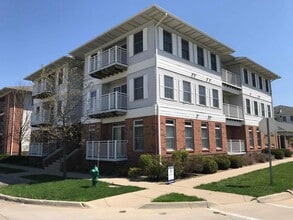 Building Photo - 2604 Stange Rd