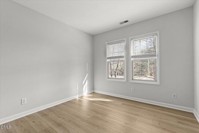 Building Photo - 102 Mint Hill Dr