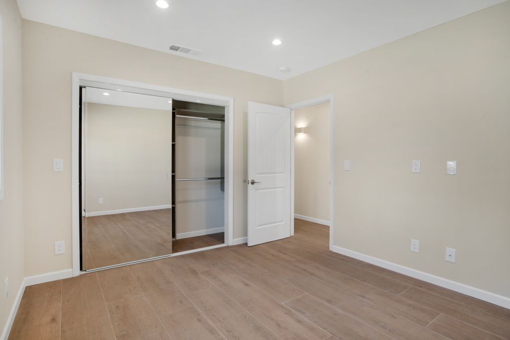 Building Photo - 7635 Fallbrook Ave