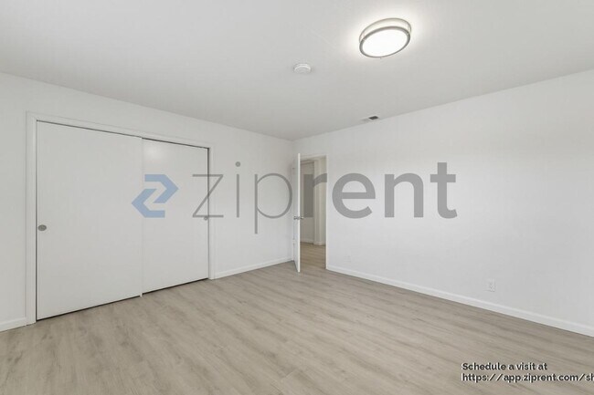 Building Photo - 1967 Solano Way