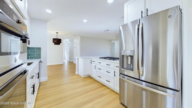 Building Photo - 987 Nicklaus Dr