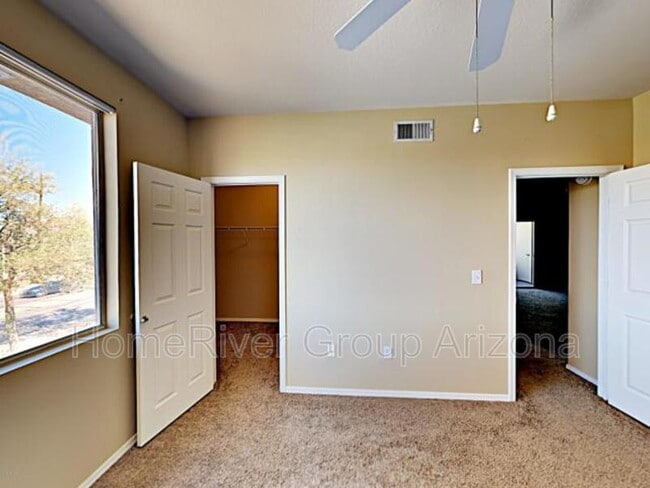 Building Photo - 5401 E Van Buren St