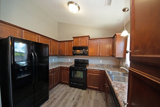Building Photo - 315 Basil Ct