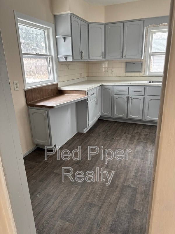 Building Photo - 742 W Homer St