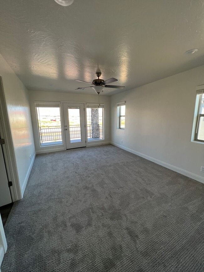 Building Photo - Beautiful 3 bedroom townhome in Ivins!!