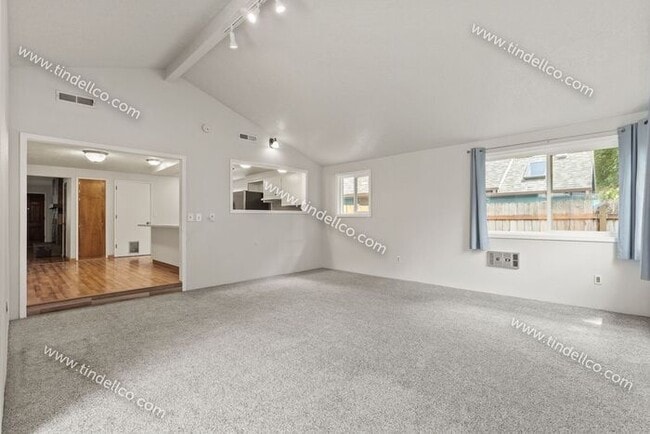 Building Photo - Gladstone Charmer | 3 Bedroom 2 Bathroom H...