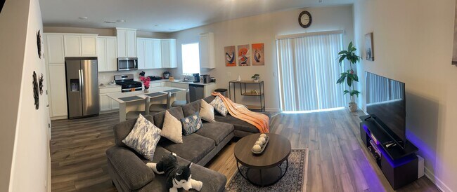 Primary Photo - 26 E Front St