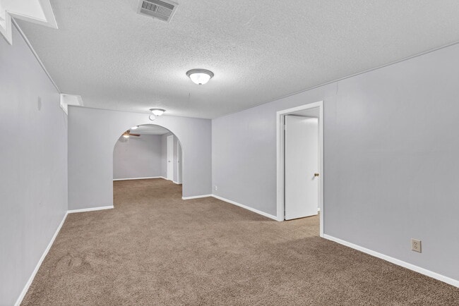 Building Photo - 1306 Brookfield Ln