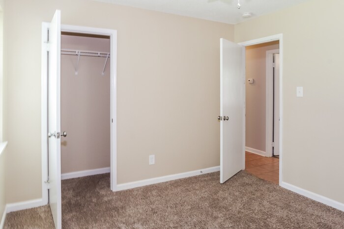Building Photo - 507 Plum Dr SW