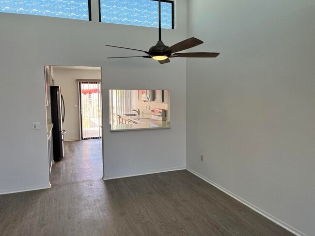 Building Photo - 47974 Oasis Ct