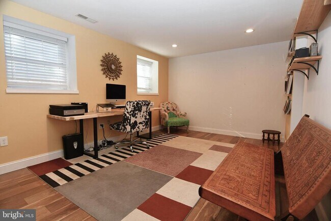 Building Photo - 1 Orchard Ln