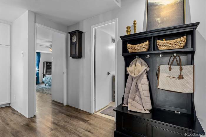 Building Photo - 800 N Washington St