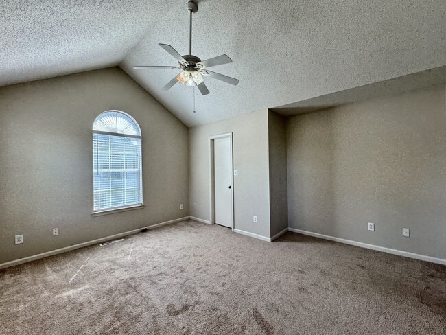 Building Photo - Available 06-15-25! End-Unit Condo w/2 Pri...