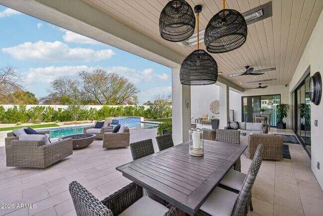 Building Photo - 9899 N 79th Way