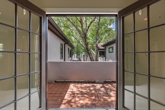 Building Photo - 3491 Roswell Rd NE