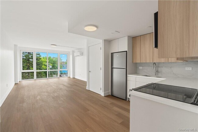 Building Photo - Ten Lyon Pl