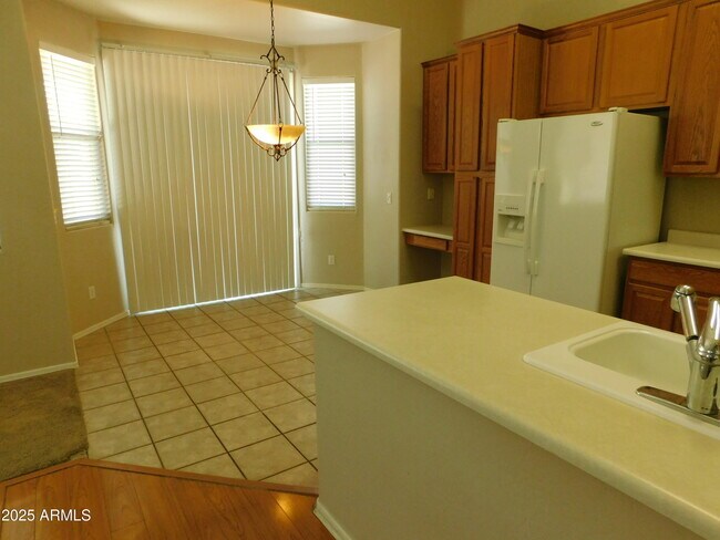 Building Photo - 2656 E Sherri Dr